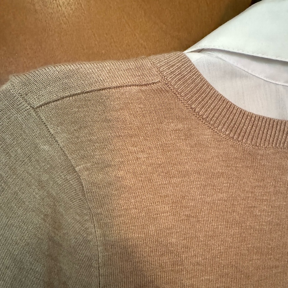 Women’s Knit Blouse. Large - Picture 4 of 6